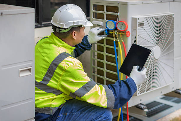 Professional Ductwork Repair technician working in Crabtree, OR